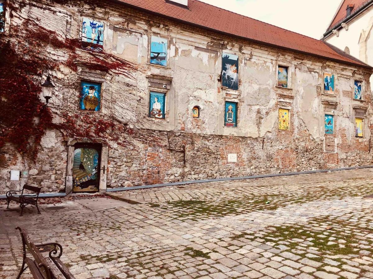 Second Home In Heart Of Pressburg Exterior foto